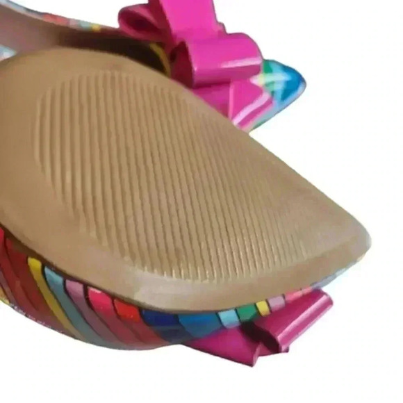 NWOT Betsey Johnson Relay Rainbow Striped Pink Bow Stiletto Pumps Heels Size  8 - Picture 8 of 8